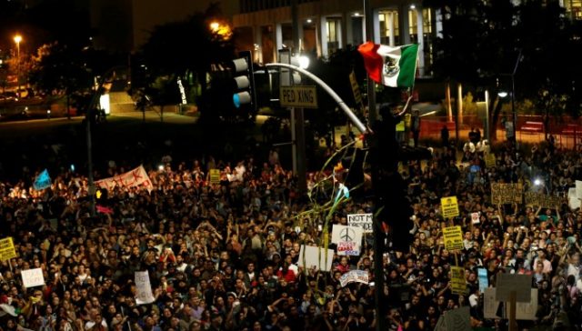 chi town protest trump